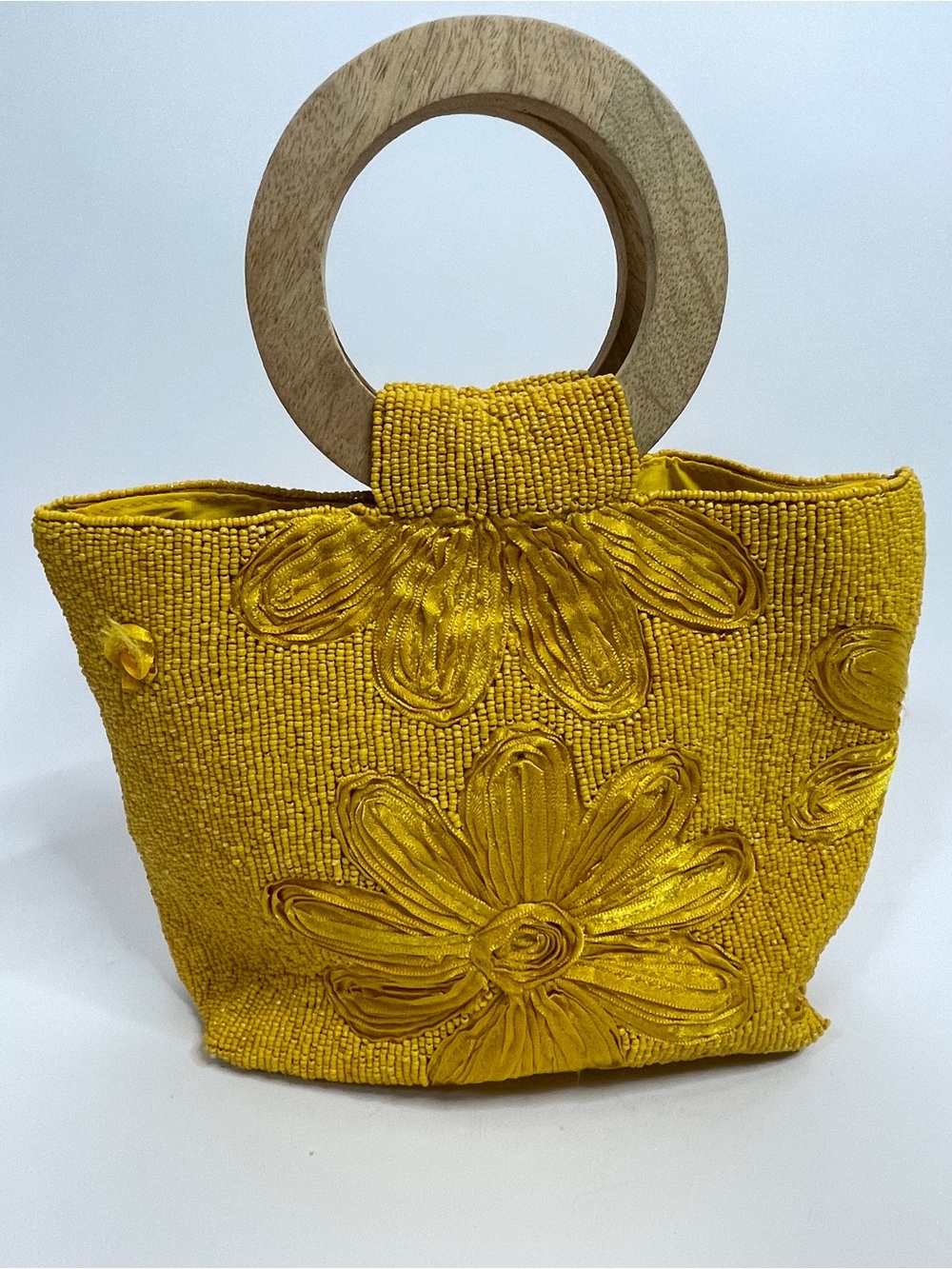 Lulu’s | Stay Chic Yellow Beaded Wooden Handle Bag - Picture 3 of 11
